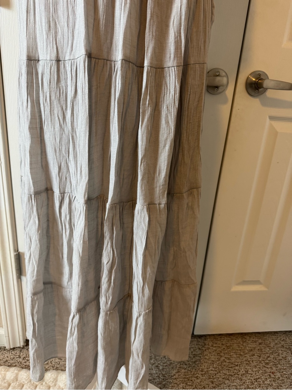 J.Gee Boho Tiered Maxi Dress Size S Light Gray Smocked Waist Puff Sleeve - Picture 4 of 9